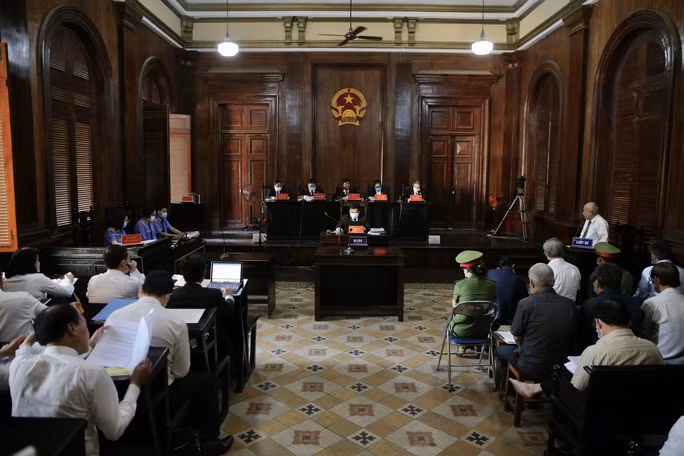 Quang cảnh phiên tòa ngày 23-3