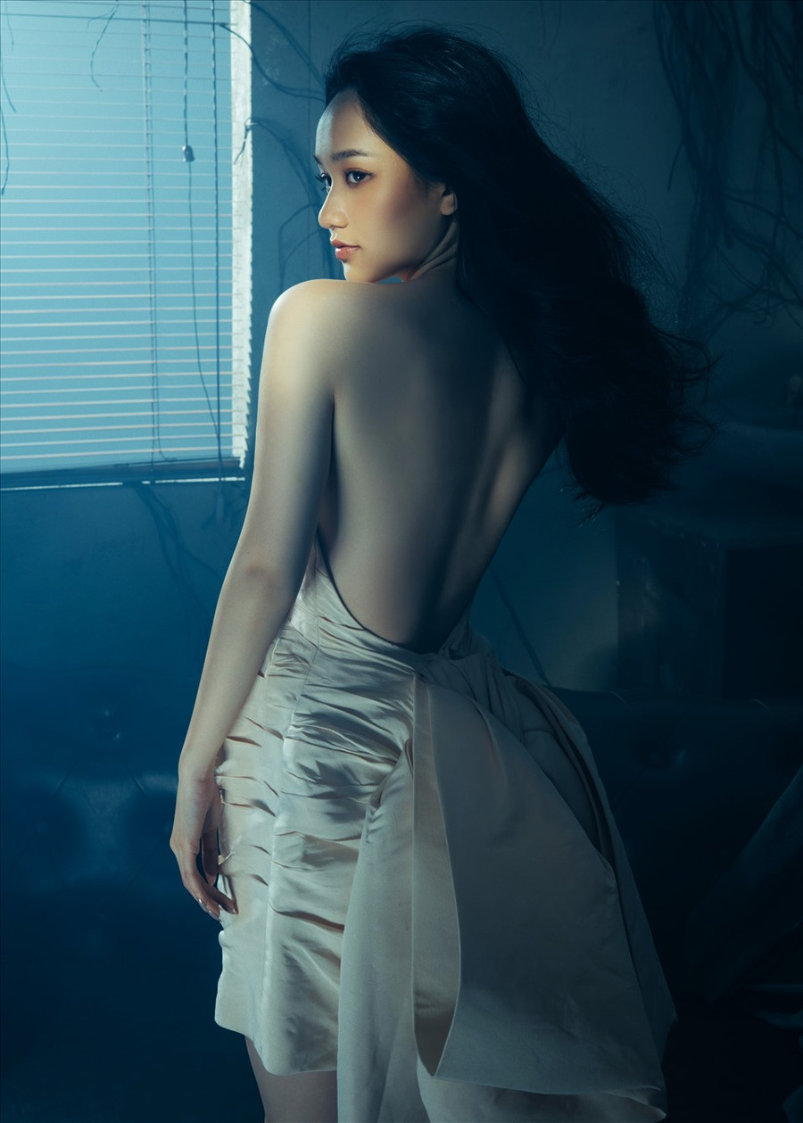 Người đẹp có sự thay đổi về phong cách, cô 