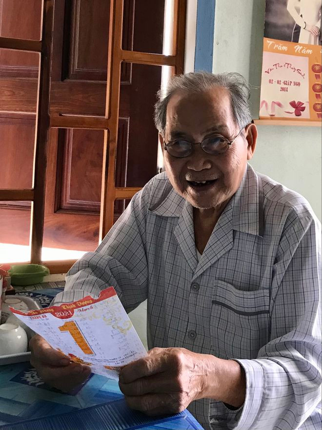 Ông Nguyễn Hữu Hạnh, cán bộ lão thành cách mạng, nói về cuộc “di dân” của người Đồng Vân Ông Nguyễn Hữu Hạnh, cán bộ lão thành cách mạng, nói về cuộc “di dân” của người Đồng Vân