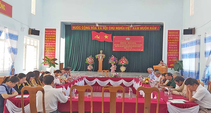 Hội nghị hiệp thương lần thứ hai để thỏa thuận lập danh sách sơ bộ những người ứng cử đại biểu HĐND huyện Đak Pơ, nhiệm kỳ 2021-2026. Ảnh: Lê Đại