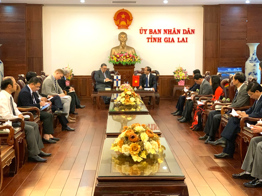 Phó Bí thư Tỉnh ủy, Chủ tịch UBND tỉnh Võ Ngọc Thành tiếp và làm việc với Ngài Kari Kahiluoto-Đại sứ Cộng hòa Phần Lan tại Việt Nam