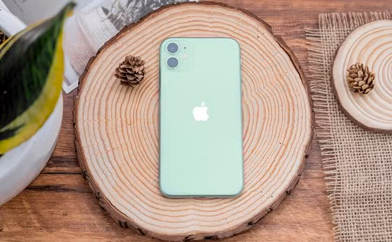  iPhone 11 giá chỉ còn 13,79 triệu đồng