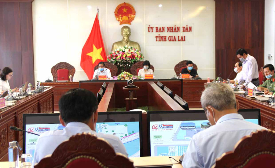 Quang cảnh cuộc họp. Ảnh: Thiên Di