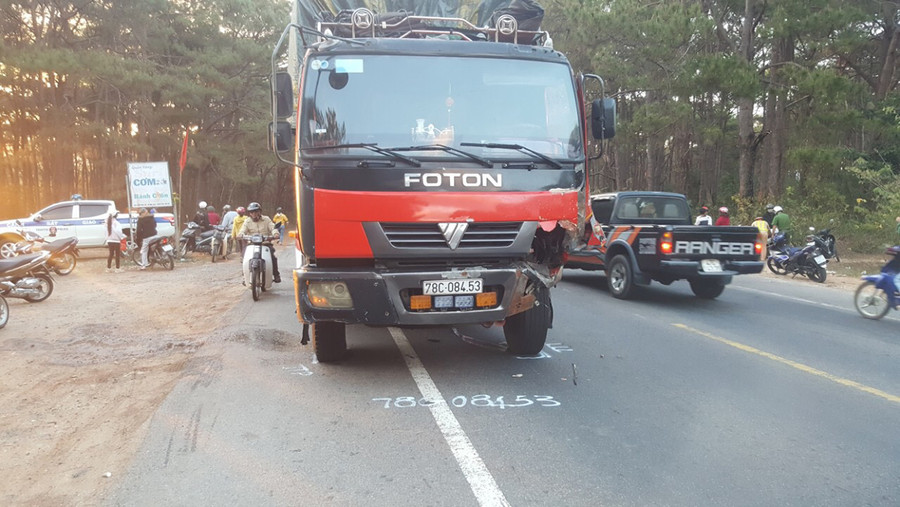  Hiện trường của vụ tai nạn thương tâm. Ảnh: Văn Ngọc 