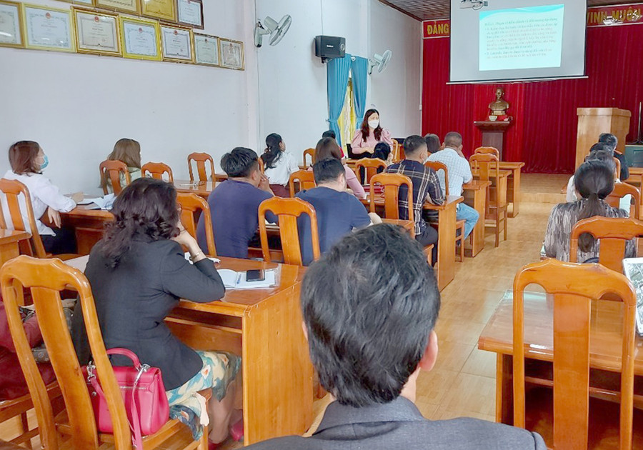 Sở Y tế tổ chức tập huấn đảm bảo an toàn vệ sinh thực phẩm trong giải marathon. Ảnh: Thiên Di