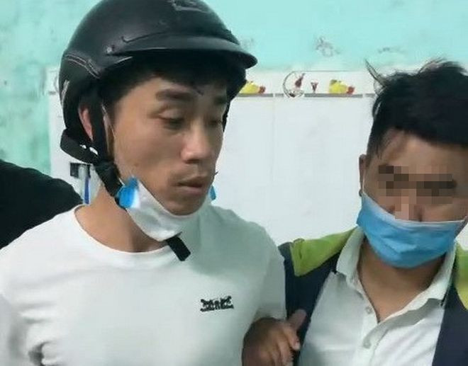 Nguyễn Nhất Linh (bên trái) bị khởi tố, tạm giam- ẢNH: NGUYỄN TÚ Nguyễn Nhất Linh (bên trái) bị khởi tố, tạm giam- ẢNH: NGUYỄN TÚ