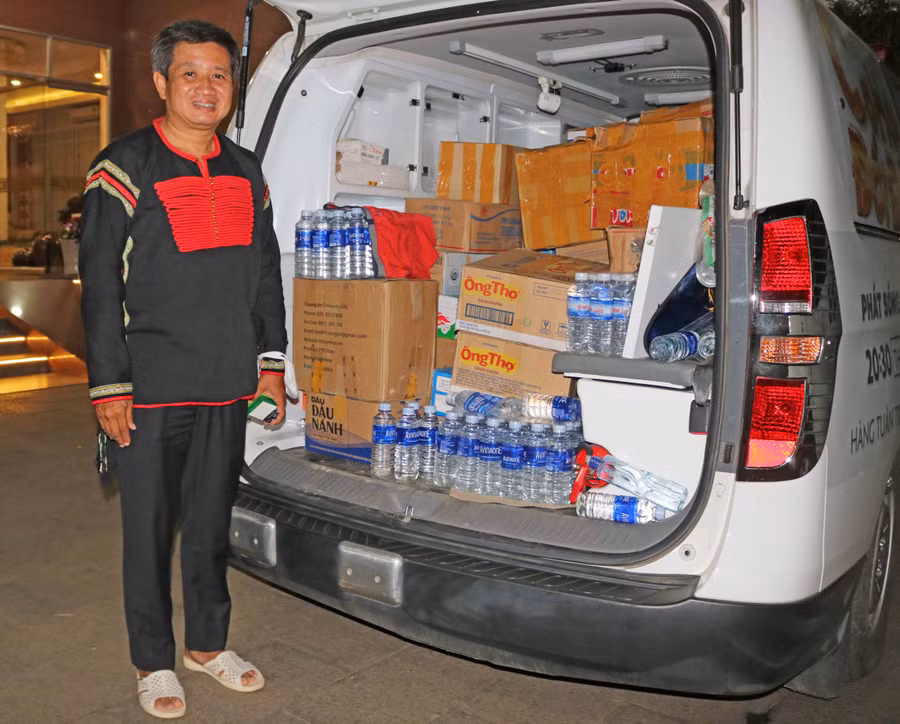  Ông Đoàn Ngọc Hải bên 