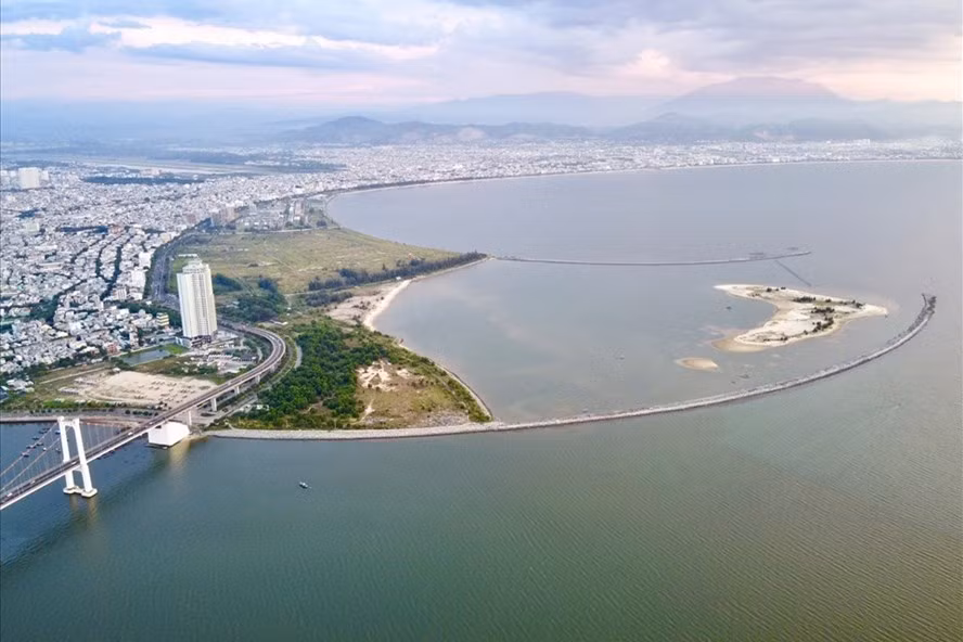 Thành phố Đà Nẵng nhìn từ trên cao. Ảnh: HL