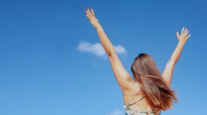 Hạnh phúc có thể đến từ những điều nhỏ nhặt của một ngày bình thường- Ảnh minh họa: Shutterstock