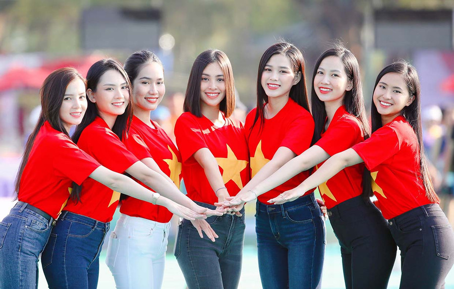 Xuất hiện tại sự kiện, các người đẹp đem lại hình ảnh tươi trẻ, khỏe khoắn, năng động và truyền tải nhiều thông điệp ý nghĩa về môi trường, sức khỏe. Ảnh nhân vật cung cấp