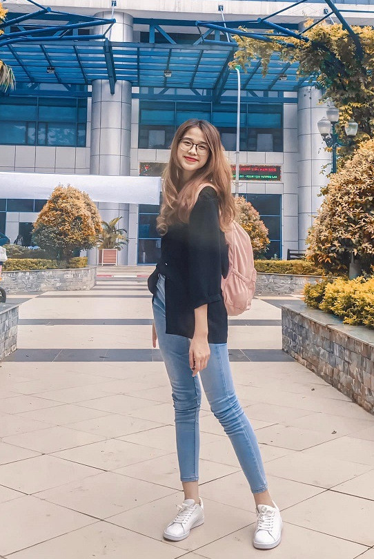 Những hình ảnh chân phương sinh viên này dần 