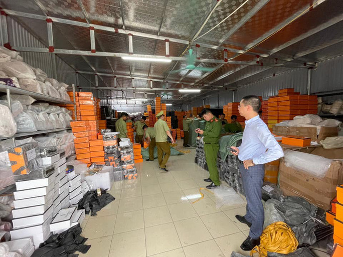 Kho hàng bị phát hiện ở Nam Định