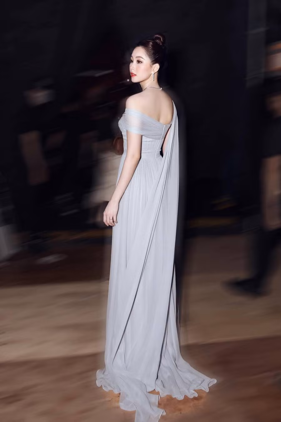 Visual như nữ thần của bà mẹ hai con