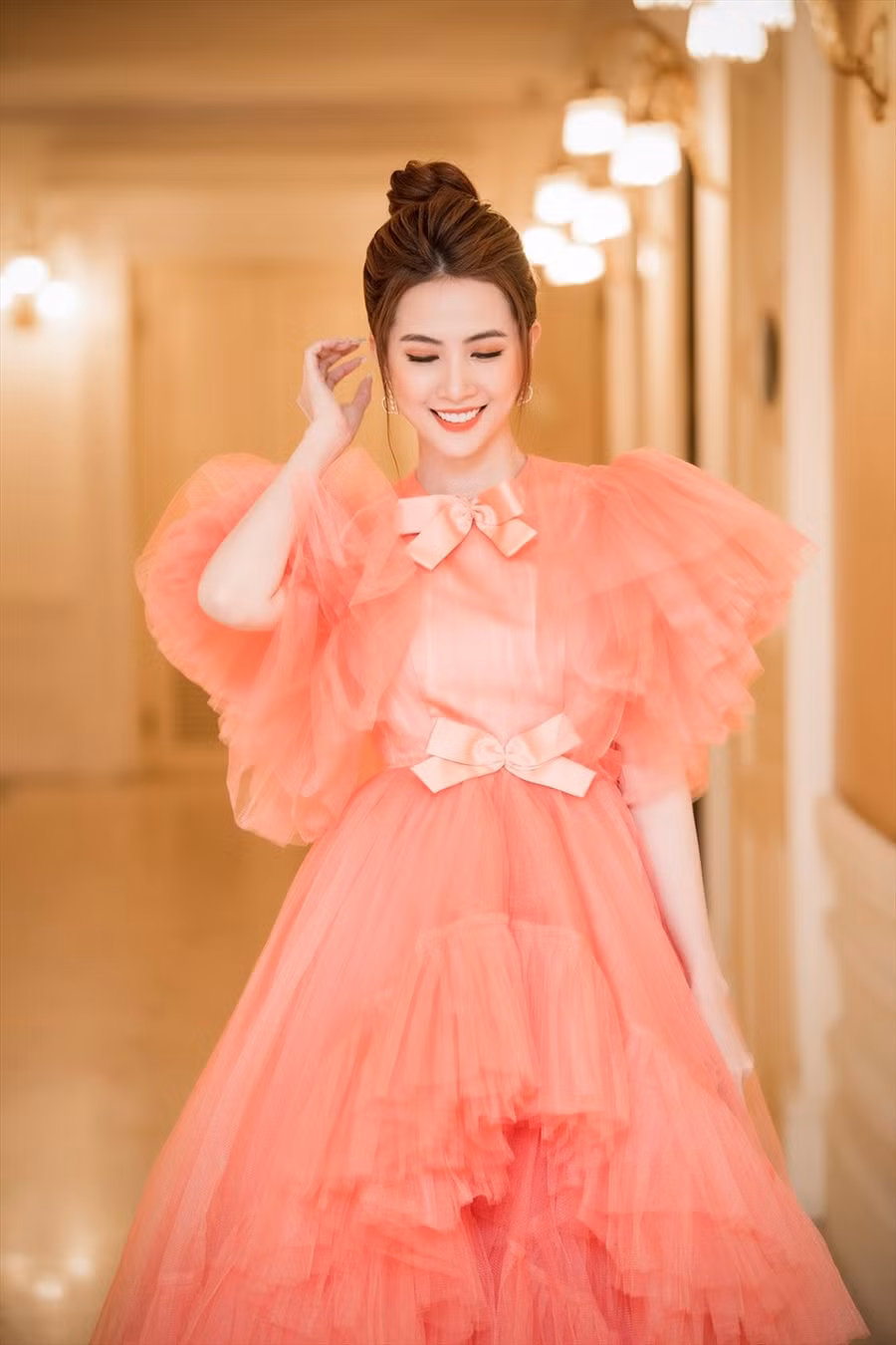 Bởi vai diễn lần này được người đẹp cho là mang một sắc thái nhân vật rất khác những vai diễn trước đây của Phan Thị Mơ. Ảnh: NSCC.