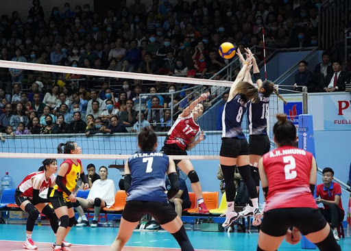 Nữ Thông tin Lienvietpostbank (áo thẫm) sẽ bắt đầu bảo vệ chức vô địch quốc gia trong tháng 4 tới. Ảnh: NGỌC HẢI Nữ Thông tin Lienvietpostbank (áo thẫm) sẽ bắt đầu bảo vệ chức vô địch quốc gia trong tháng 4 tới. Ảnh: NGỌC HẢI