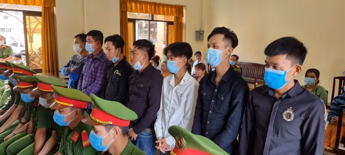 7 bị cáo lãnh án tội gây rối trật tự công cộng