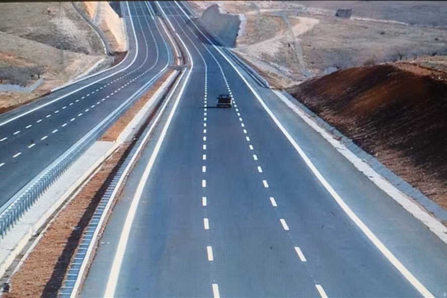 Cao tốc Tân Phú - Bảo Lộc là một trong những đoạn thuộc tuyến cao tốc Dầu Giây - Liên Khương - Đà Lạt. Ảnh: C.L