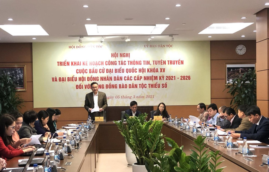  Lãnh đạo Hội đồng Dân tộc của Quốc hội và Ủy ban Dân tộc chủ trì hội nghị triển khai công tác thông tin tuyên truyền về bầu cử ở vùng đồng bào dân tộc thiểu số. (Nguồn: baotintuc.vn)