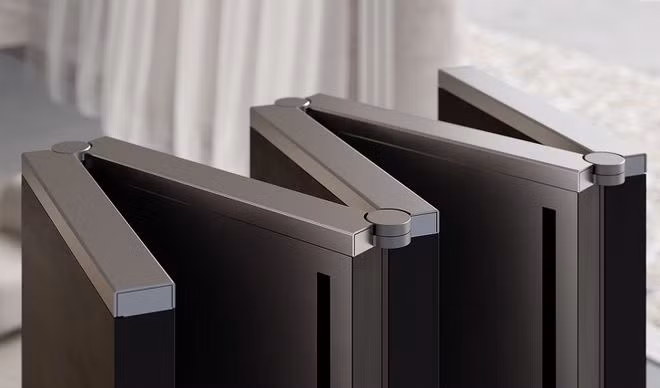  Màn hình của C SEED M1 gồm 5 tấm hình nền riêng biệt ghép lại -Ảnh: C SEED