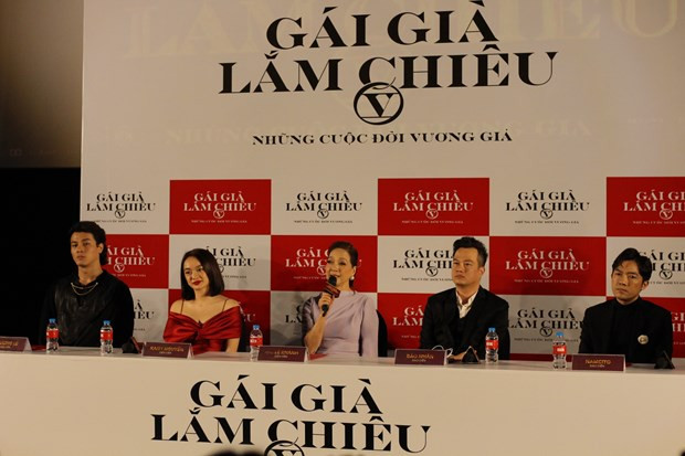 Dàn diễn viên Khương Lê, Kaity Nguyễn, Lê Khanh và hai đạo diễn Bảo Nhân, Nam Cito. (Ảnh: Minh Anh/Vietnam+) Dàn diễn viên Khương Lê, Kaity Nguyễn, Lê Khanh và hai đạo diễn Bảo Nhân, Nam Cito. (Ảnh: Minh Anh/Vietnam+)