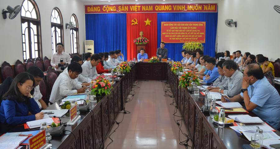 quang cảnh buổi làm việc