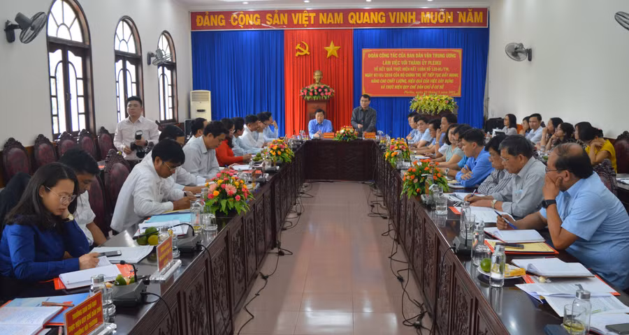 quang cảnh buổi làm việc