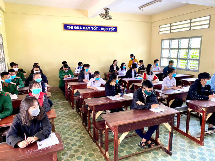 Thí sinh Gia Lai tham dự kỳ thi tốt nghiệp THPT năm 2020. Ảnh: Mộc Trà