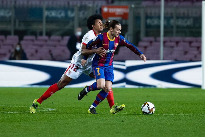 Griezmann vào sân ở hiệp 2 đóng góp vào bàn nâng tỷ số 2-0 của Pique - ẢNH: AFP Griezmann vào sân ở hiệp 2 đóng góp vào bàn nâng tỷ số 2-0 của Pique - ẢNH: AFP