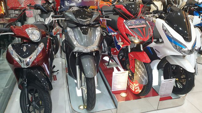 Doanh số bán xe máy Honda cộng dồn trong năm tài chính 2021 chỉ đạt 1.959.465 xe, thấp hơn 19% so với cùng kỳ năm tài chính 2020 Doanh số bán xe máy Honda cộng dồn trong năm tài chính 2021 chỉ đạt 1.959.465 xe, thấp hơn 19% so với cùng kỳ năm tài chính 2020