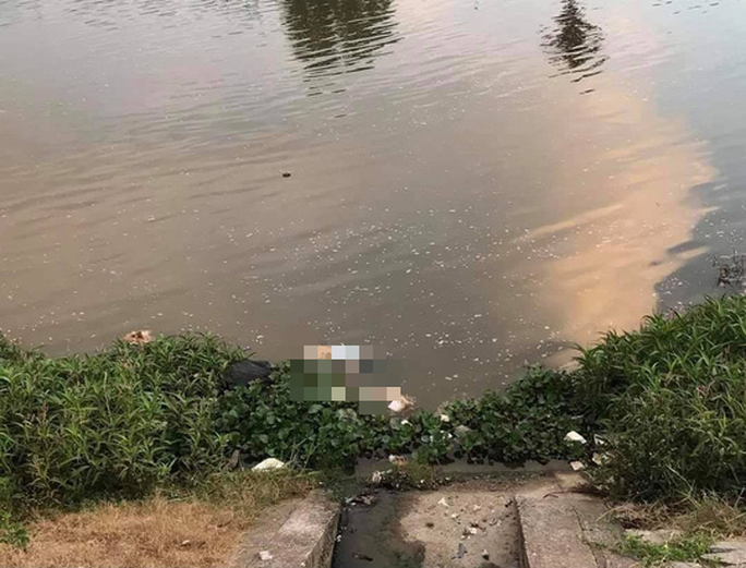 Thi thể nam giới dạt vào bờ sông Dinh thuộc phường Ninh Hiệp, thị xã Ninh Hòa