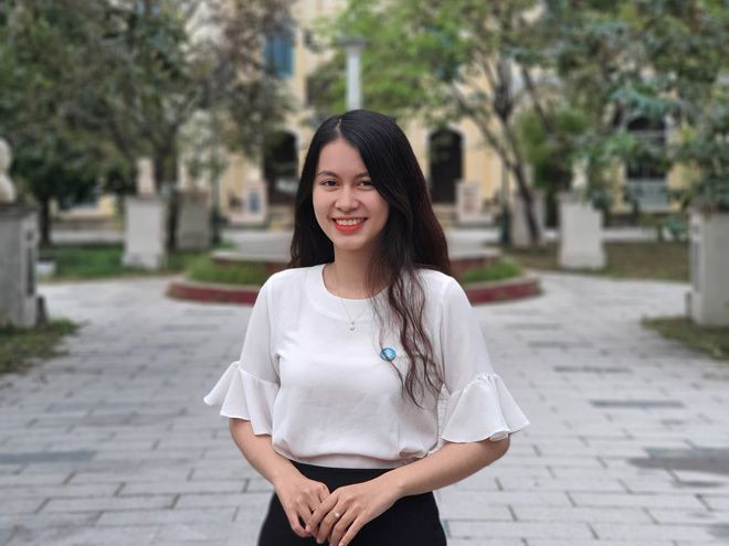 Không chỉ xinh đẹp, Trúc My còn học giỏi, tích cực tham gia các hoạt động của đoàn, hội. ẢNH: NVCC