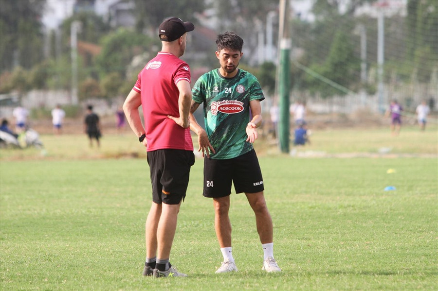 Lee Nguyễn đánh giá rất cao đội hình thi đấu của Hoàng Anh Gia Lai. Ảnh: Thanh Vũ Lee Nguyễn đánh giá rất cao đội hình thi đấu của Hoàng Anh Gia Lai. Ảnh: Thanh Vũ