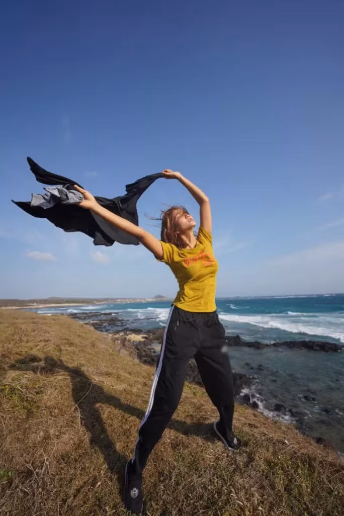 Không cần lụa là, H' hen Niê vẫn đẹp xuất sắc