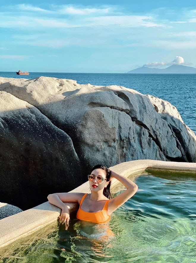 Cô ngày càng xinh đẹp sau khi lấy chồng. ẢNH: FBNV