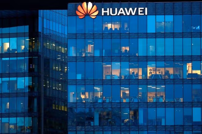 Về lý thuyết, các nhà mạng Mỹ vẫn có thể mua thiết bị của Huawei bằng nguồn vốn tư nhân ẢNH: REUTERS
