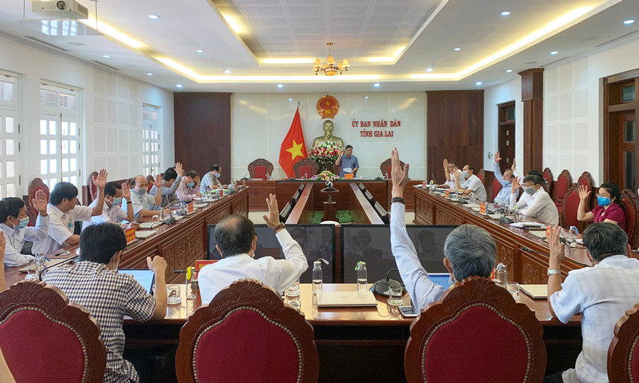 100% đại biểu nhất trí giới thiệu đồng chí Võ Ngọc Thành-Chủ tịch UBND tỉnh và đồng chí Đỗ Tiến Đông-Phó Chủ tịch Thường trực UBND tỉnh ứng cử đại biểu HĐND tỉnh nhiệm kỳ 2021-2026. Ảnh: Phương Linh Ban lãnh đạo mở rộng của UBND tỉnh nhất trí 100% giới thiệu đồng chí Võ Ngọc Thành-Chủ tịch UBND tỉnh và đồng chí Đỗ Tiến Đông-Phó Chủ tịch Thường trực UBND tỉnh ứng cử đại biểu HĐND tỉnh nhiệm kỳ 2021-2026. Ảnh: Phương Linh