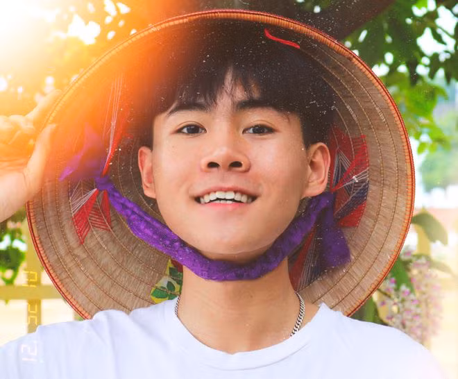 Huy, chàng trai Olympia vừa giành học bổng một trường ĐH 3,3 tỉ đồng. ẢNH NVCC