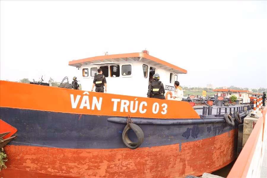  Tàu Vân Trúc 03. Ảnh: Công an Đồng Nai