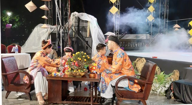 Trang phục áo dài ngày tết tại Ngày hội áo dài Huế 2020 - Ảnh: Bùi Ngọc Long Trang phục áo dài ngày tết tại Ngày hội áo dài Huế 2020 - Ảnh: Bùi Ngọc Long