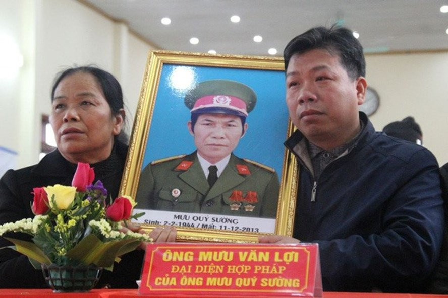 Người thân của ông Mưu Quý Sường - trong buổi Công an tỉnh Bắc Giang xin lỗi người mang thân phận án oan gần 40 năm. Ảnh: G.L. Người thân của ông Mưu Quý Sường - trong buổi Công an tỉnh Bắc Giang xin lỗi người mang thân phận án oan gần 40 năm. Ảnh: G.L.