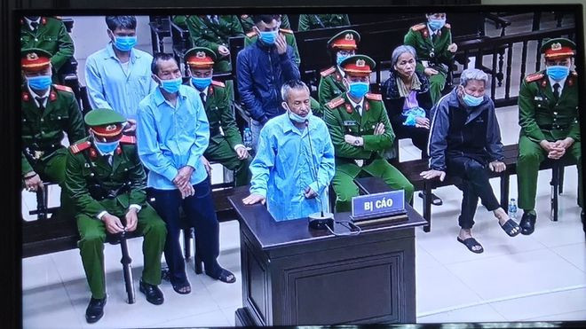 Bị cáo Lê Đình Công bị đề nghị y mức án tử hình- Ảnh chụp màn hình Bị cáo Lê Đình Công bị đề nghị y mức án tử hình- Ảnh chụp màn hình