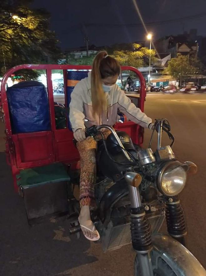 Nữ “thủ lĩnh” chạy xe ba gác Nguyễn Thị Xuân. ẢNH: QUANG VIÊN Nữ “thủ lĩnh” chạy xe ba gác Nguyễn Thị Xuân. ẢNH: QUANG VIÊN