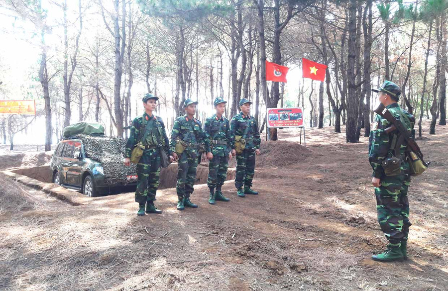 Các chiến sĩ Tiểu đoàn Thông tin 29 (Bộ Tham mưu, Quân đoàn 3) huấn luyện sẵn sàng chiến đấu. Ảnh: Vĩnh Hoàng Các chiến sĩ Tiểu đoàn Thông tin 29 (Bộ Tham mưu, Quân đoàn 3) huấn luyện sẵn sàng chiến đấu. Ảnh: Vĩnh Hoàng