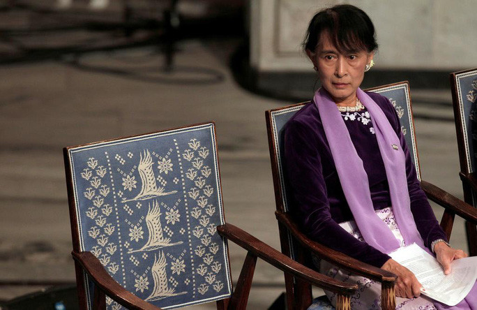Bà Suu Kyi tại Oslo - Na Uy chuẩn bị bài thuyết trình Nobel Hoà bình. Ảnh tư liệu: Reuters  Bà Suu Kyi tại Oslo - Na Uy chuẩn bị bài thuyết trình Nobel Hoà bình. Ảnh tư liệu: Reuters