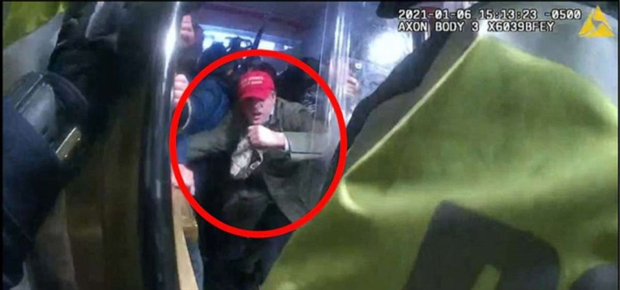 Federico Klein, cựu quan chức Bộ Ngoại giao Mỹ thời ông Trump trong vụ bạo loạn ngày 6.1. Ảnh: FBI.  Federico Klein, cựu quan chức Bộ Ngoại giao Mỹ thời ông Trump trong vụ bạo loạn ngày 6.1. Ảnh: FBI.