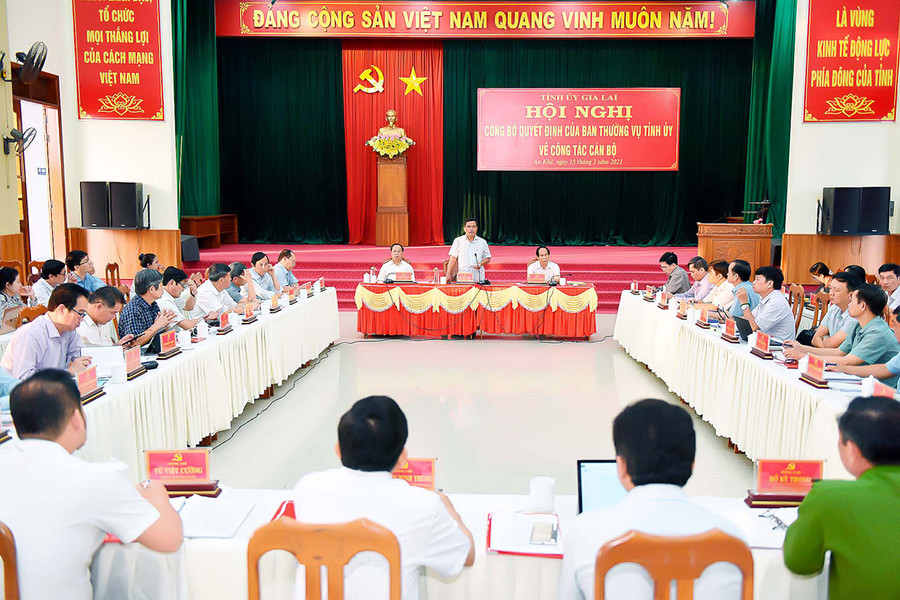 Quang cảnh buổi làm việc của Ban Thường vụ Tỉnh ủy với Ban Thường vụ Thị ủy An Khê. Ảnh: Đức Thụy Quang cảnh buổi làm việc của Ban Thường vụ Tỉnh ủy với Ban Thường vụ Thị ủy An Khê. Ảnh: Đức Thụy