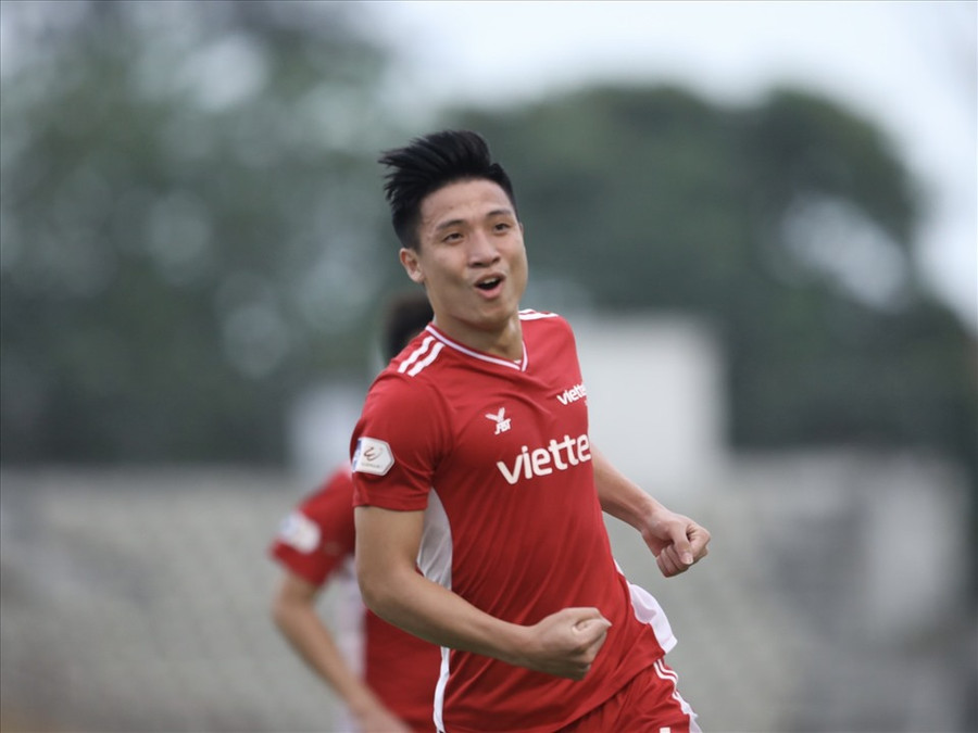 Bàn thắng duy nhất của Bùi Tiến Dũng giúp Viettel mang về 3 điểm ở vòng 6 V.League 2021. Ảnh: N.Đ