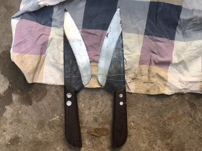  2 con dao được Cao Chu Thanh sử dụng