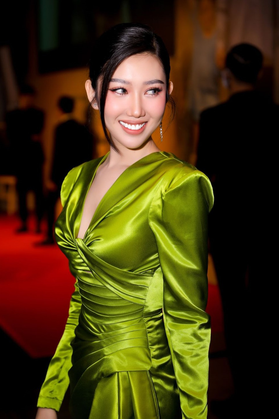  Mới đây, Thúy Ngân xuất hiện tại một sự kiện giải trí. Người đẹp diện thiết kế ôm sát, tôn dáng nóng bỏng. Ảnh: NVCC.