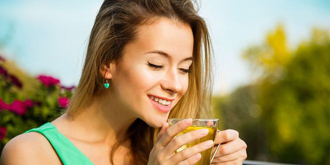 Các nhà nghiên cứu báo cáo rằng uống 3 tách trà xanh mỗi ngày có thể làm giảm 1/3 lượng mỡ dự trữ trong gan - Ảnh minh họa: Shutterstock Các nhà nghiên cứu báo cáo rằng uống 3 tách trà xanh mỗi ngày có thể làm giảm 1/3 lượng mỡ dự trữ trong gan - Ảnh minh họa: Shutterstock